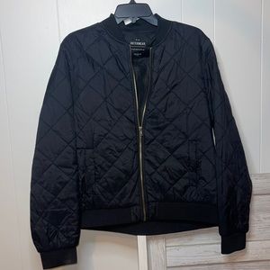 Men’s black bomber jacket